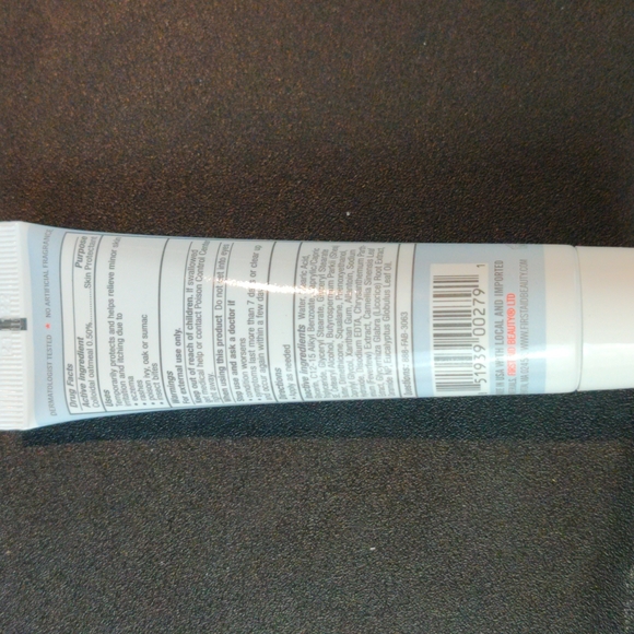 NEW First Aid Beauty Ultra Repair Cream - DELUXE SAMPLE/TRAVEL SIZE - Picture 3 of 4